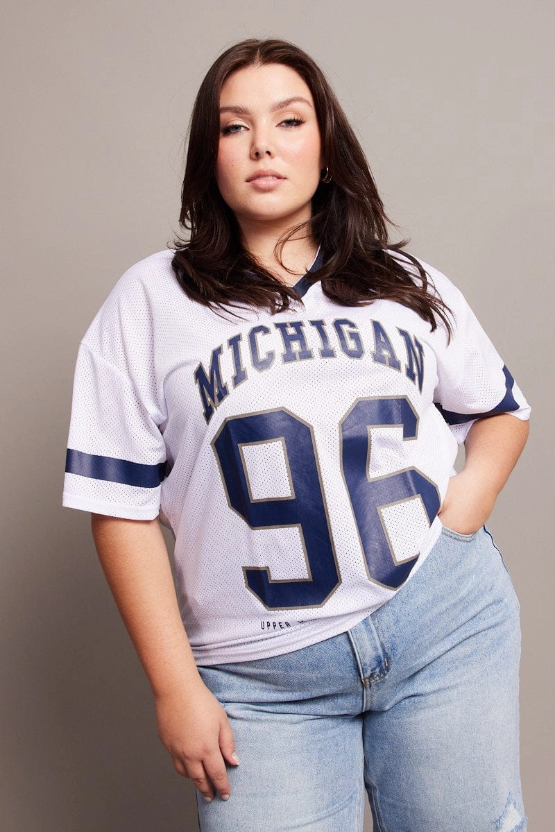 White Graphic T-shirt Short Sleeve V-Neck Oversized sporty wear GarmentDyedTexture