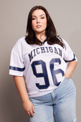 White Graphic T-shirt Short Sleeve V-Neck Oversized sporty wear GarmentDyedTexture