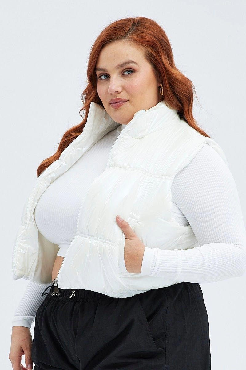 Sport Fit White Puffer Vest Sleeveless Shiny Crop