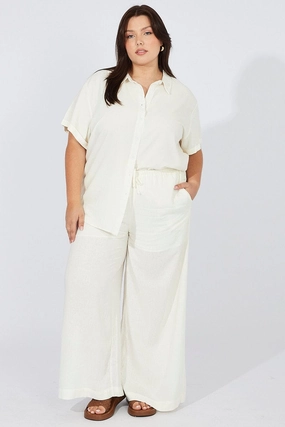 Minimal Bulk Flexible Fit White Wide Leg Pants High Rise