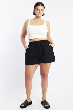 RipstopMaterial easygoing look Black Cotton Curve Hem Shorts