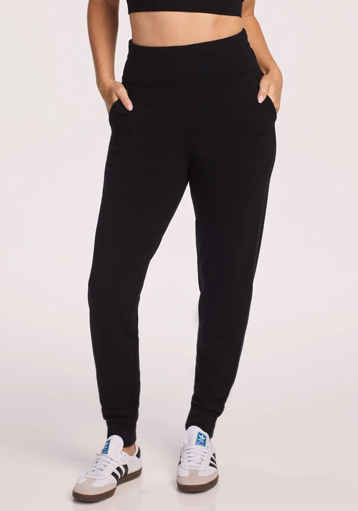 Flexible Performance Wear Perfect Fit Willa Joggers Petite - Black