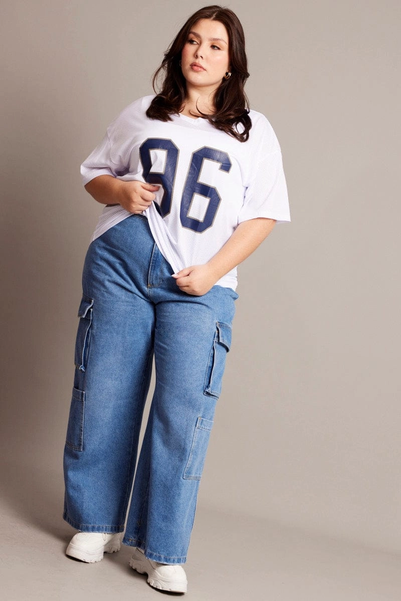 Light and Cozy White Graphic T-shirt Short Sleeve Crew Neck