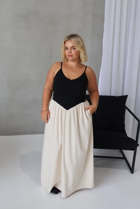 Bold colors Light Weave YARA DRESS BLACK/NEUTRAL