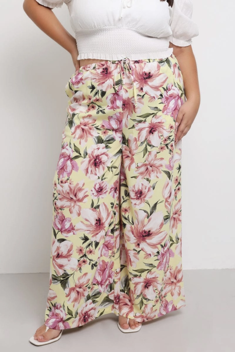 Slim wear Light Wear Fit Yellow Floral Drawstring Waist Floral Wide Leg Pants