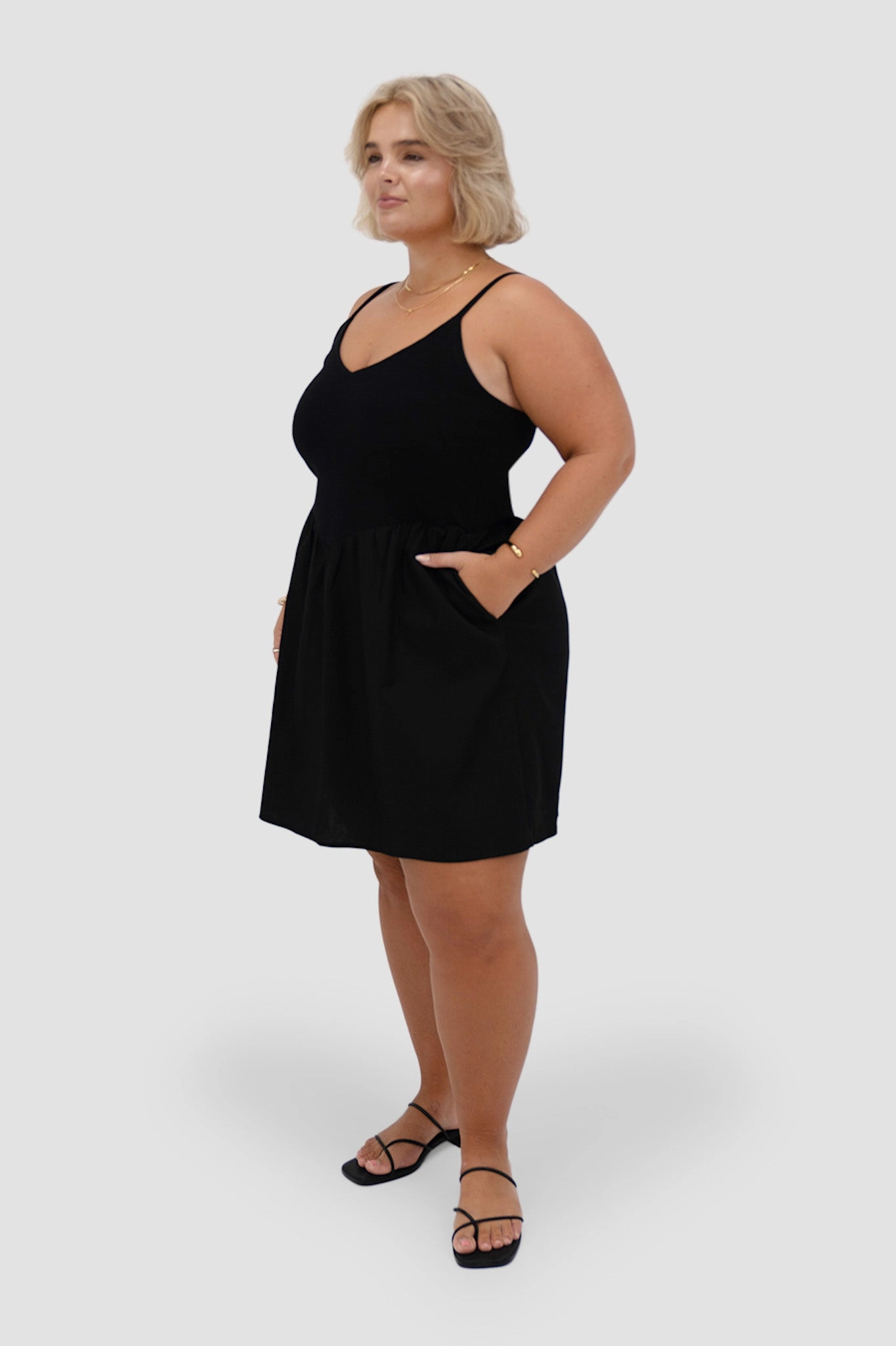 ZAREN MINI DRESS BLACK and Effortless fit dress. Glossy Detail