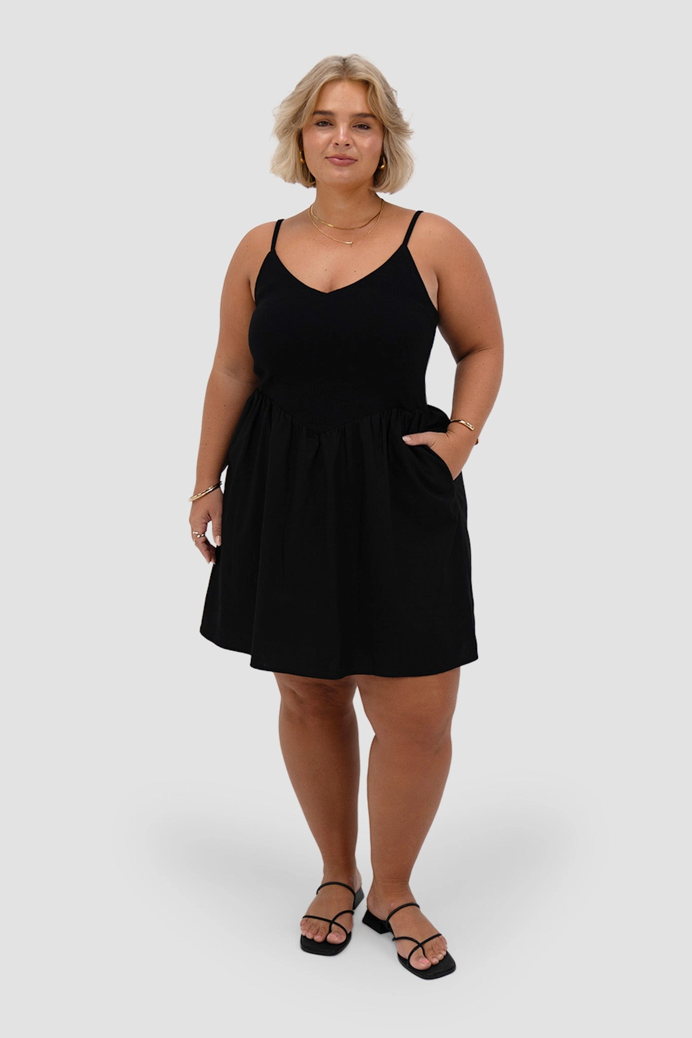 Guest Shine Sleek Cut ZAREN MINI DRESS BLACK